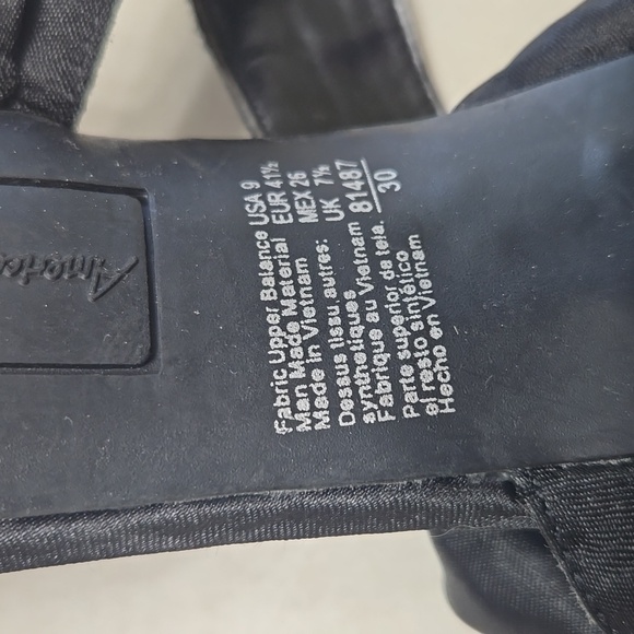 American Eagle sz 9 black satin heels - Picture 5 of 7